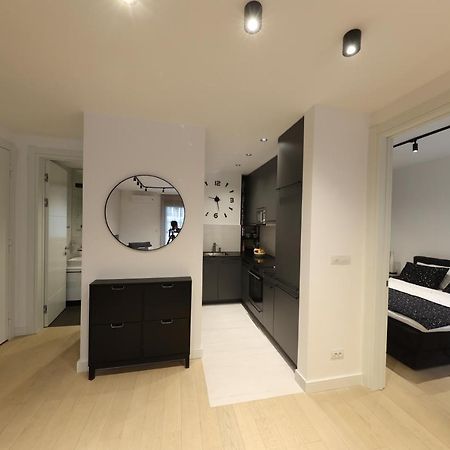 Modern Apartment In The Heart Of Belgrado Exterior foto